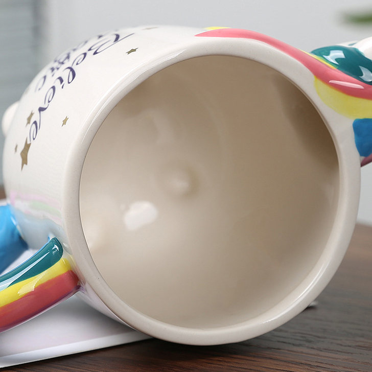 Tasse en forme de Licorne