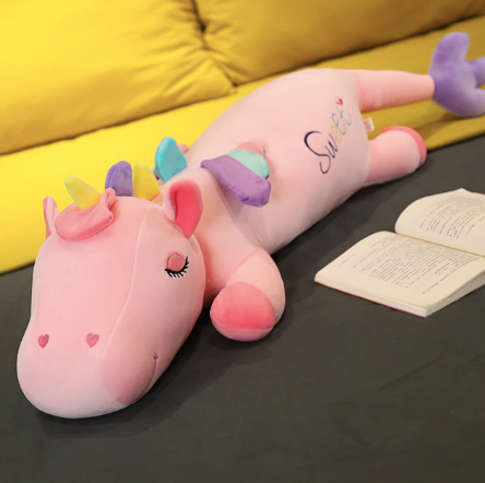 belle licorne en peluche
