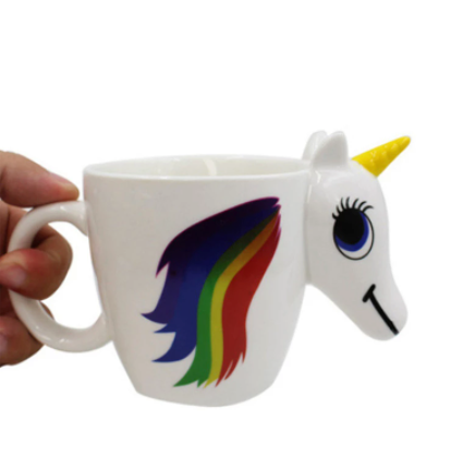 tasse licorne avec decor qui s affiche quand c est chaud