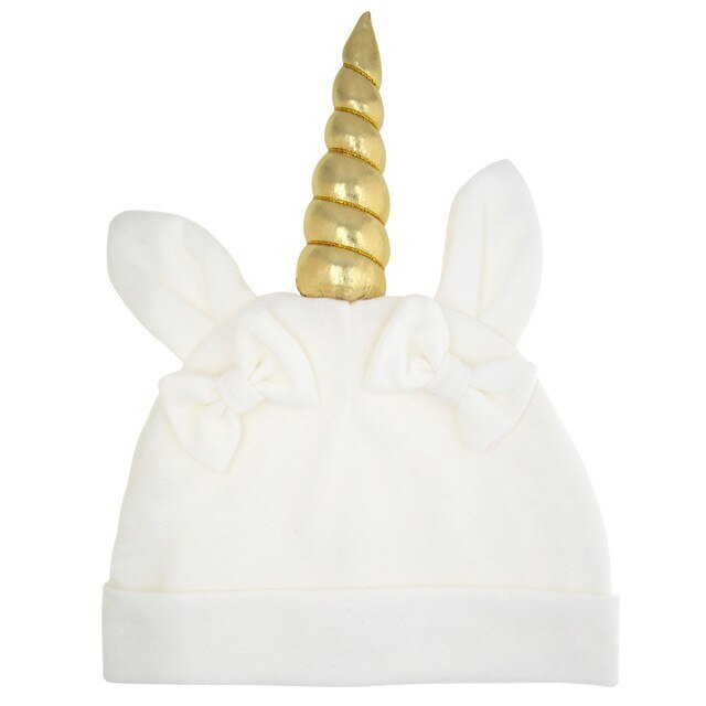 bonnet licorne pour bebe de couleur blanche