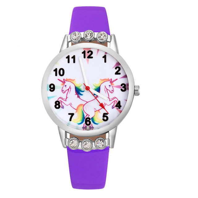 montre violette motif licornes arc en ciel