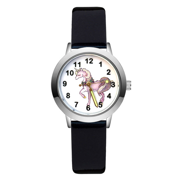 montre noir motif licorne elegante