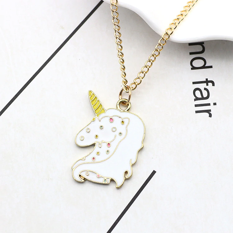 pendentif licorne blanche