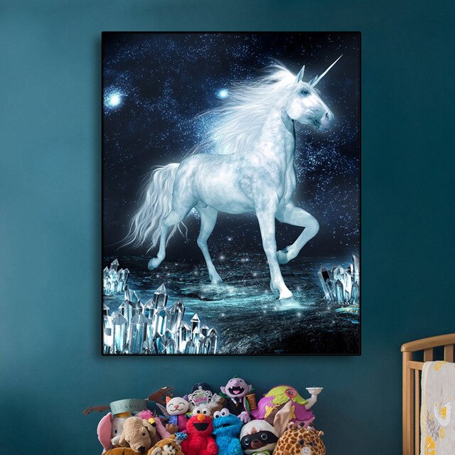 toile sombre motif licorne