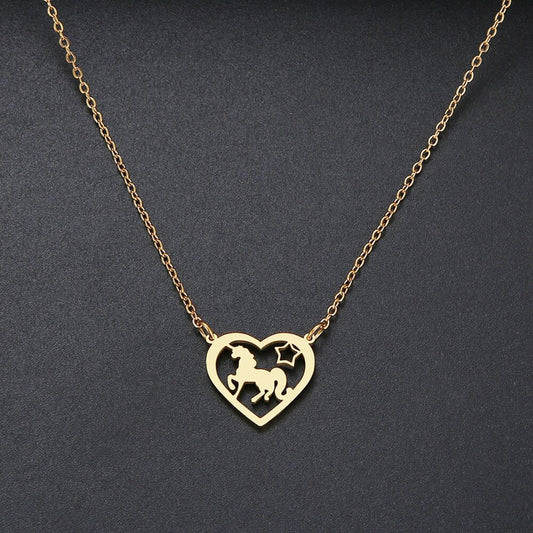 collier forme coeur en or avec licorne