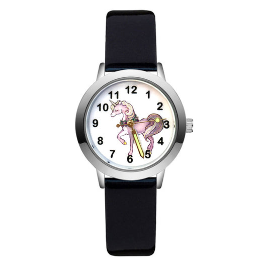montre noir motif licorne elegante