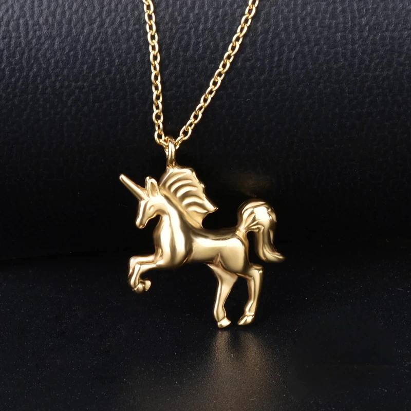 collier forme licorne couleur or